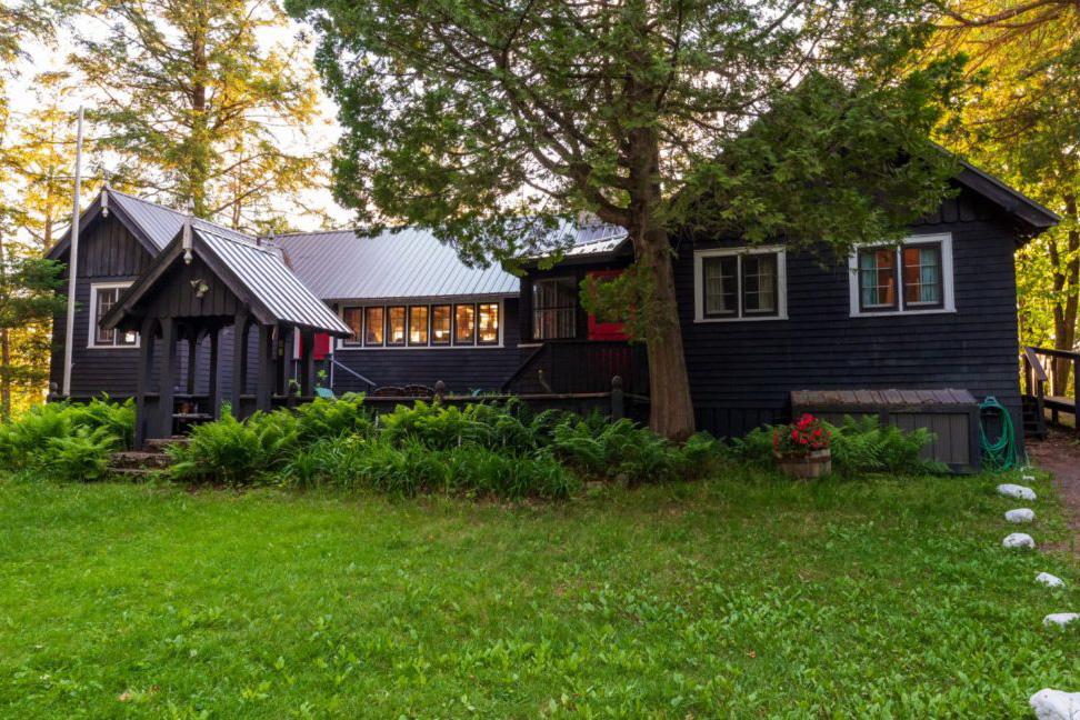 1023 Scotts Boathouse Road